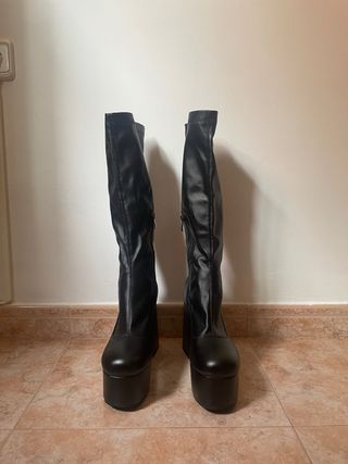 Botas altas negras tacón plataforma