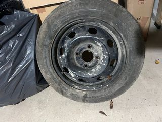 Llanta 13 con neumático para coche o remolque