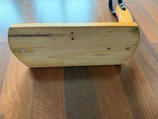 Jamonero de madera y metal