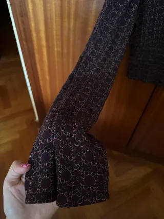 Blusa granate Pull&Bear manga larga