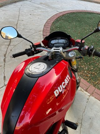 Ducati Monster 696