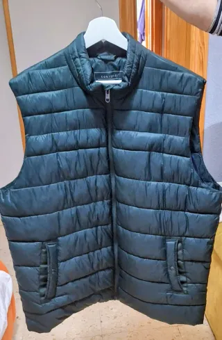Chaleco acolchado, marca Cortefiel, verde botella