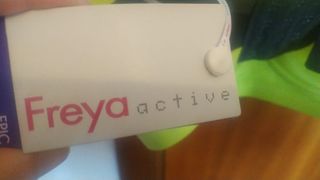 Sujetador deportivo Freya 80H con etiqueta