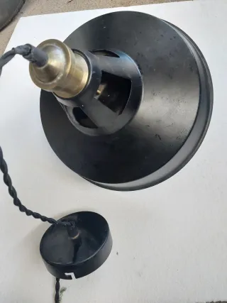 Lampada a sospensione nera in metallo