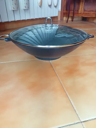 Wok de Hierro Fundido con Tapa