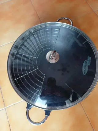 Wok de Hierro Fundido con Tapa