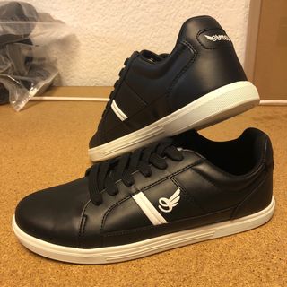 Men’s sneakers size 40