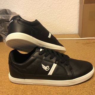 Men’s sneakers size 40