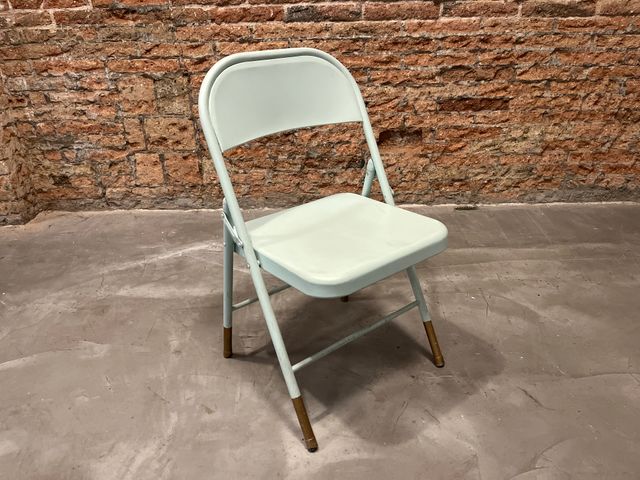 Sillas metálicas azul claro