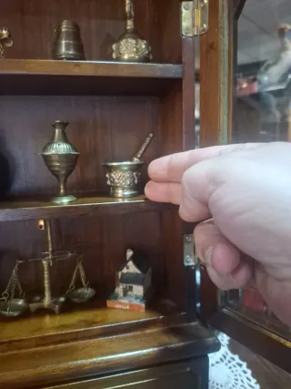 Mueble pequeño de madera  vitrina