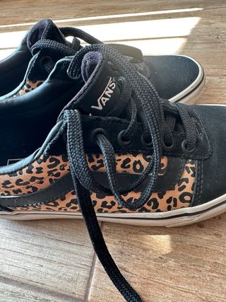 Zapatillas Vans Negro y Marrón Animal Print