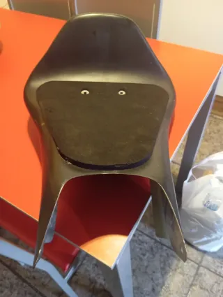 Colín de fibra para competición