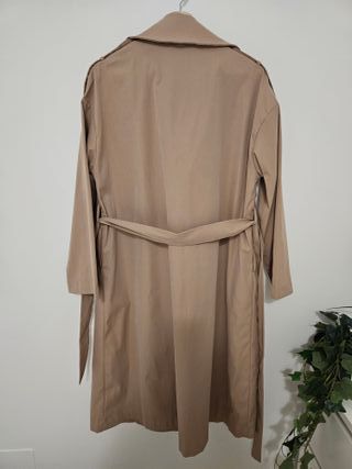 Gabardina Beige Doble Botonadura