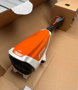 STIHL KMA 130 R Combi Batería