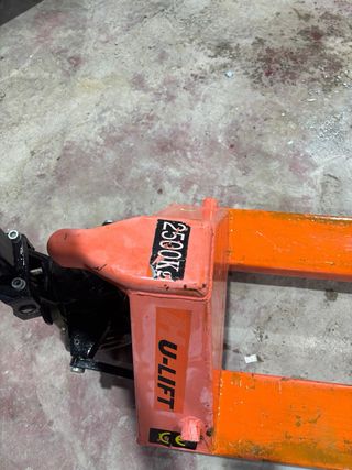 Traspaleta corta 2500kg