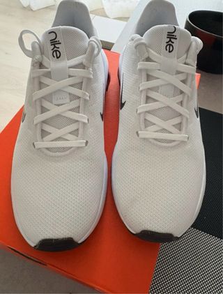 Zapatillas Nike Air Zoom Bella 7 blancas y Granate