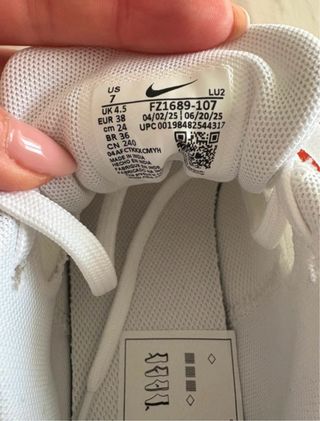 Zapatillas Nike Air Zoom Bella 7 blancas y Granate