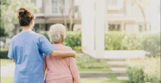 Se ofrece auxiliar de enfermería