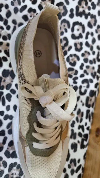 Zapatillas Mujer Beige y Verde