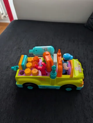 Coche de herramientas de juguete