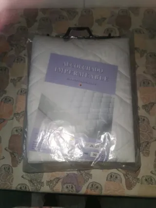 Funda protectora impermeable cama 90