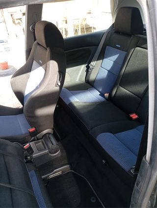 Volkswagen Golf 2000