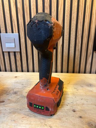 Hilti SF4 con Batería