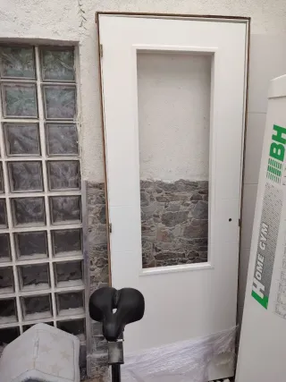 Puerta blanca cocina