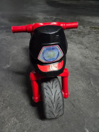 Moto correpasillos infantil Motor Planet