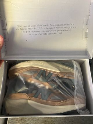 New Balance 990v6 x Carhartt Marrón Verde