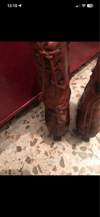 Botas de piel marrones