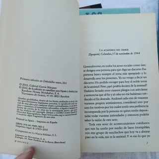 6 libros con diferentes historias y autores