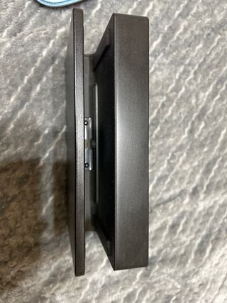 Nintendo Switch con funda azul y roja