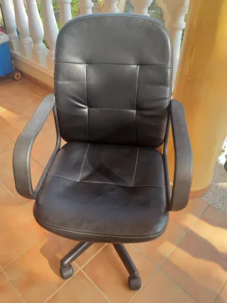 Silla de escritorio negra