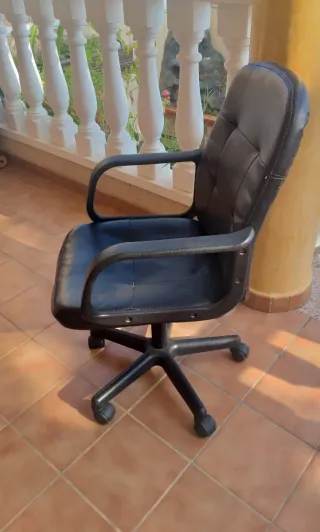Silla de escritorio negra