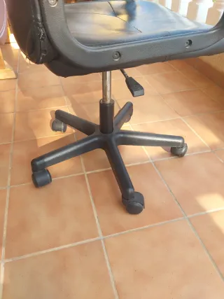Silla de escritorio negra