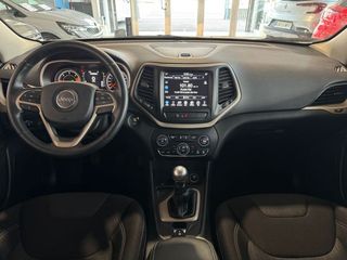 Jeep Cherokee 2.0CRDI 140CV LONGITUDE 4X2.- " SOLO 74.395 KM".- " REVISADO Y GARANTIZADO ".-" MUY EQUIPADO ".-" IMPECABLE ".-