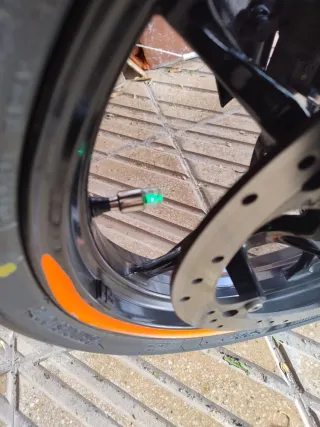 Tapón de válvula con luz LED