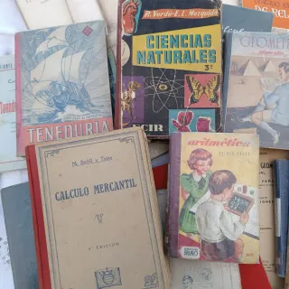 Lote di Libri Antichi su Vari Temi