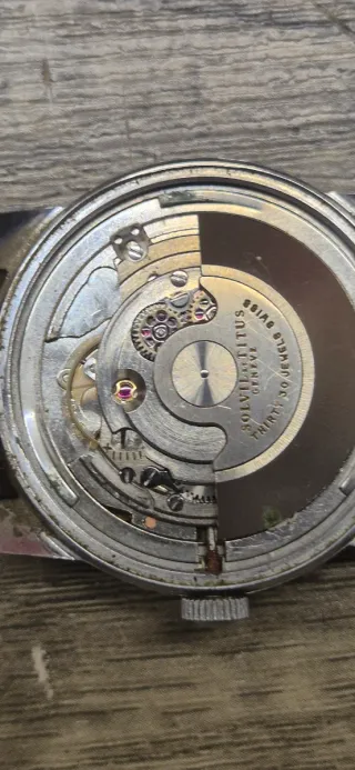 2 Relojes de Pulsera Titus. automaticoy cuerda