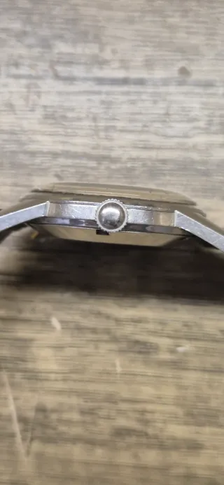 2 Relojes de Pulsera Titus. automaticoy cuerda