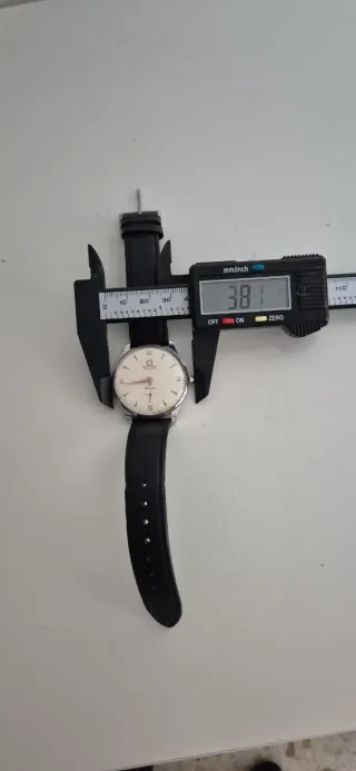 2 Relojes de Pulsera Titus. automaticoy cuerda