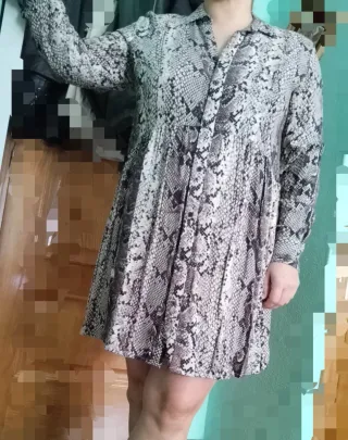 Vestido camisero estampado serpiente