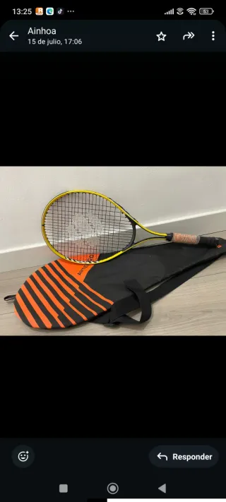 Raqueta de tenis con funda