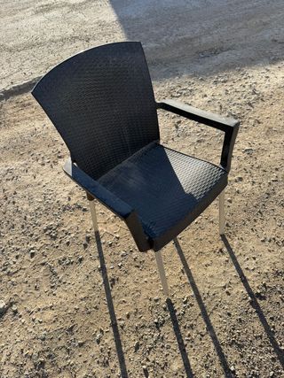 Silla de terraza apilable imitación ratán