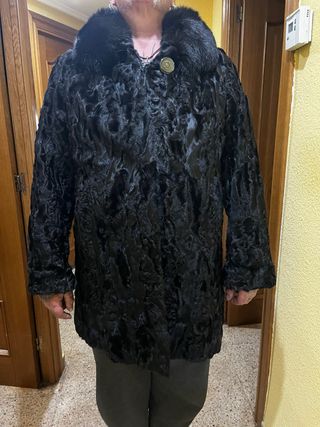 Abrigo de piel negro