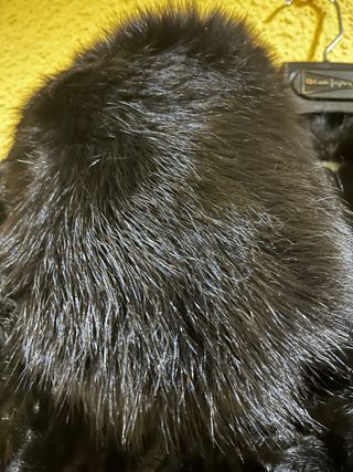 Abrigo de piel negro