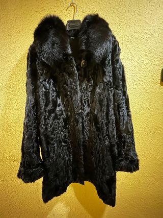 Abrigo de piel negro