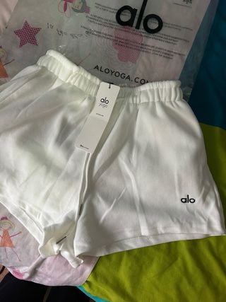 Alo Yoga Shorts Blancos Talla S Nuevos