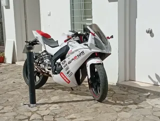 Moto Derbi GP1 125cc Blanca 4 tiempo